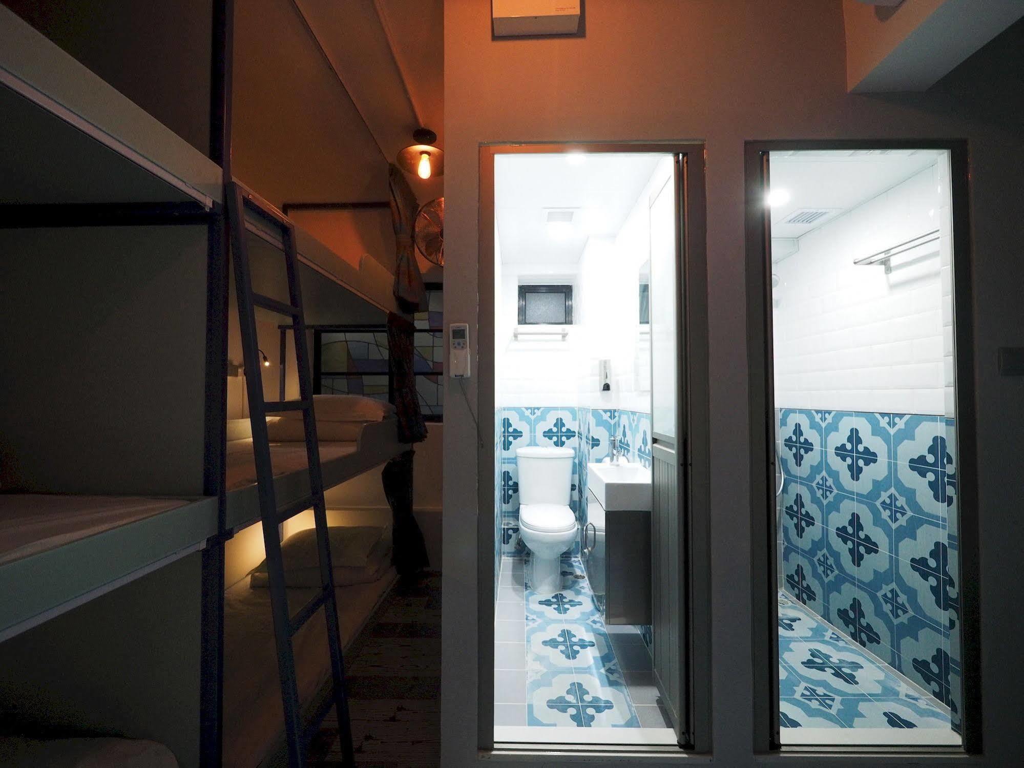 Panda'S Hostel - Hot Dog Bus Hong Kong Ngoại thất bức ảnh