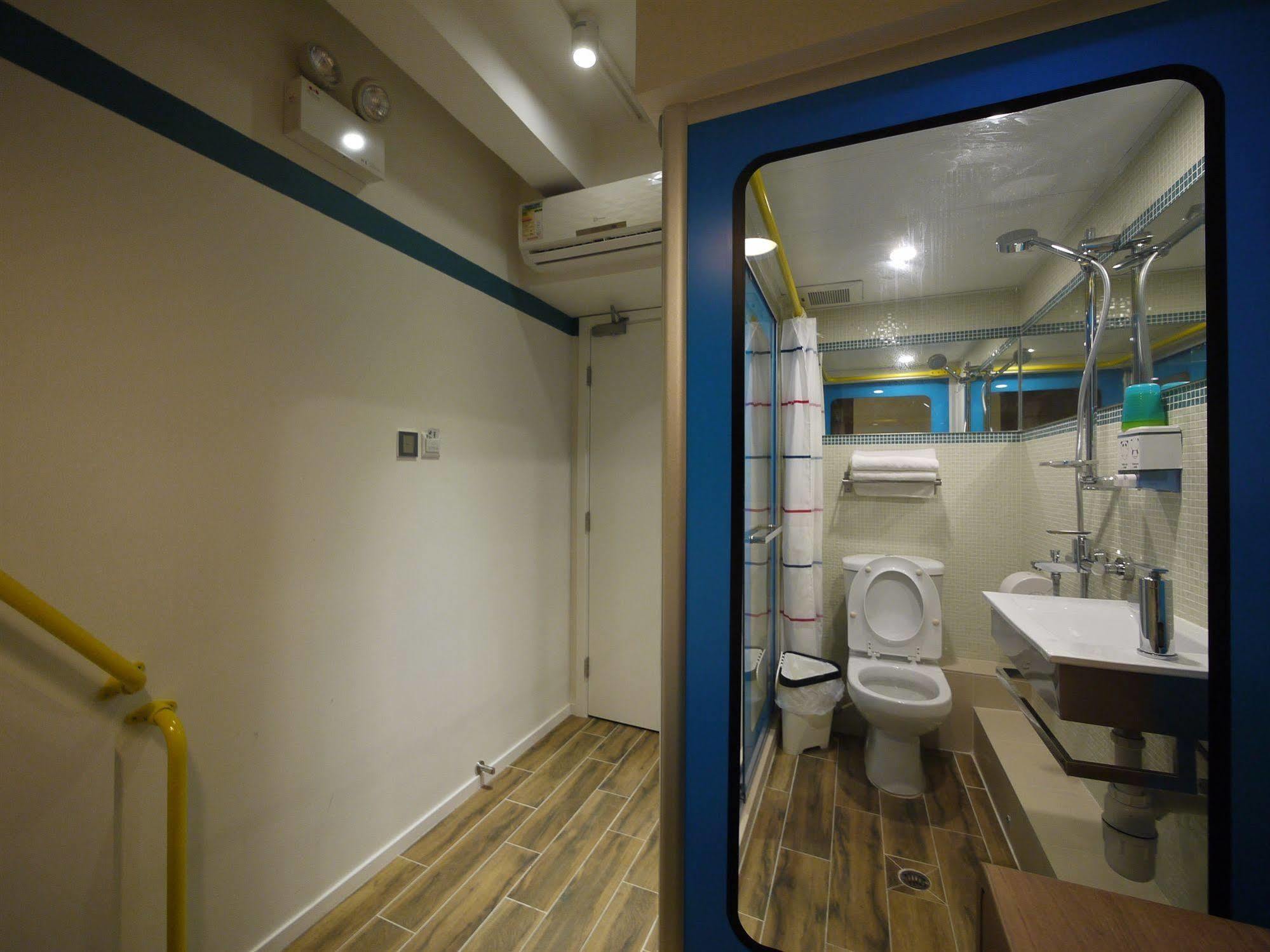 Panda'S Hostel - Hot Dog Bus Hong Kong Ngoại thất bức ảnh