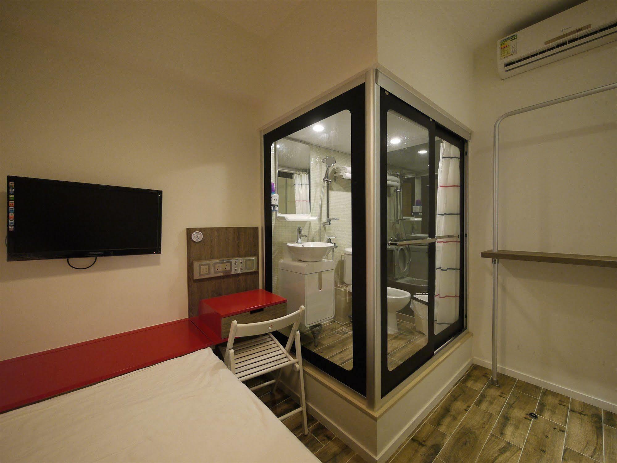 Panda'S Hostel - Hot Dog Bus Hong Kong Ngoại thất bức ảnh